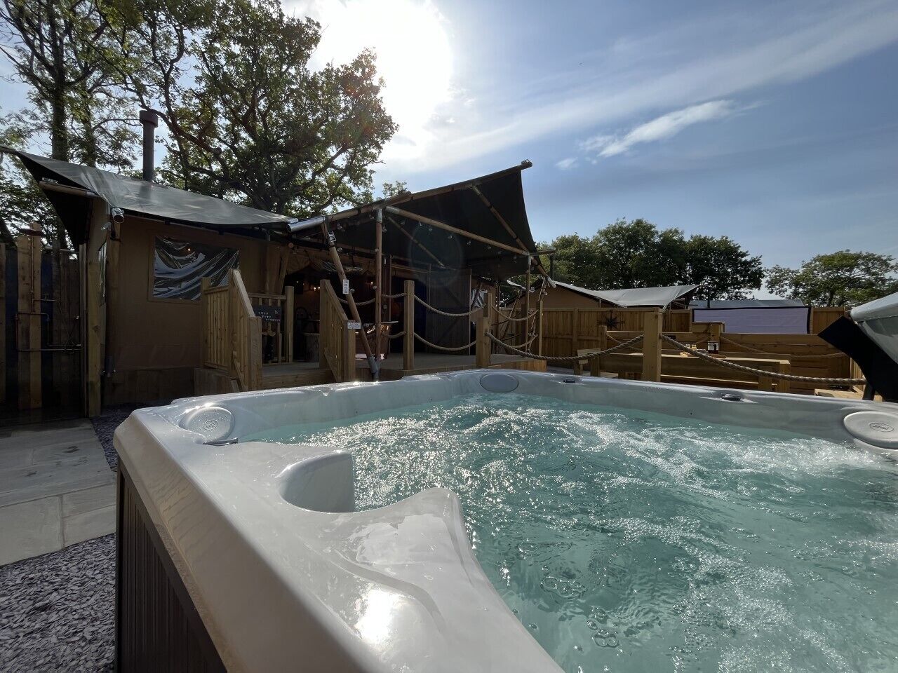 المنشأة من الخارج