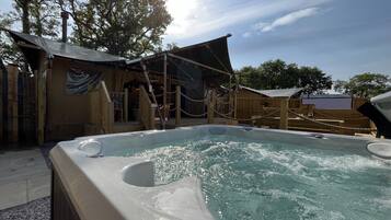 Tält Premium - privat badrum - utsikt mot trädgården | Exteriör