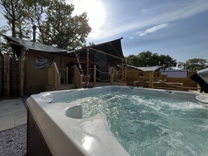 Tält Premium - privat badrum - utsikt mot trädgården | Exteriör