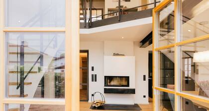 Light-flooded dream home between Chiemsee and the Alps