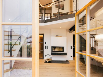 Light-flooded dream home between Chiemsee and the Alps
