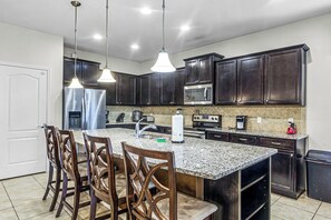 Fridge, microwave, oven, stovetop - New Listing! Windsor At Westside Resort, 8mi to Disney & 15mi to Universal - FS370727 (Kissimmee)