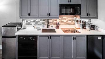 Fridge, microwave, stovetop, dishwasher