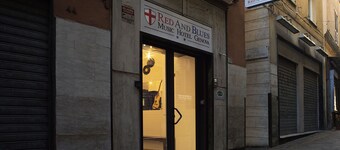 RED AND BLUES MUSIC HOTEL GENOVA