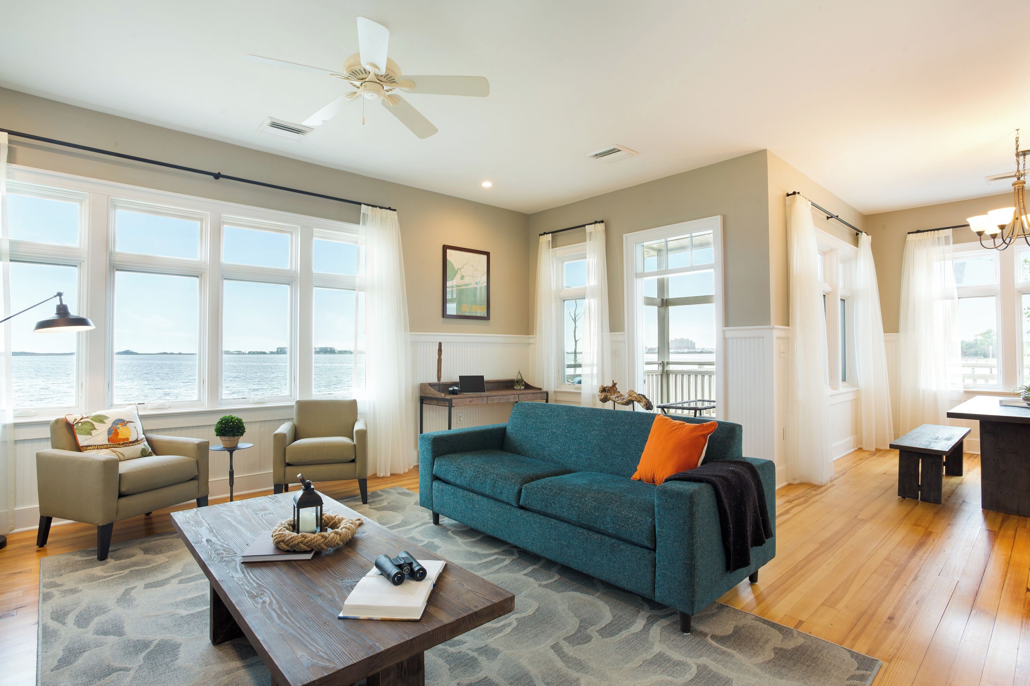 Télévision LED, Netflix, Hulu, services de streaming