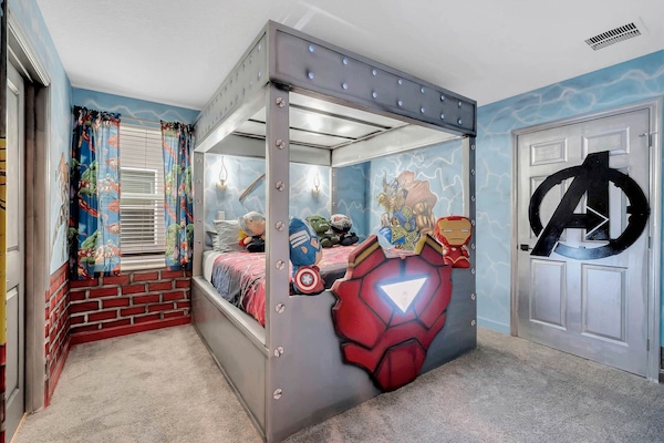 Bedroom 6 - Superhero Theme with King bed