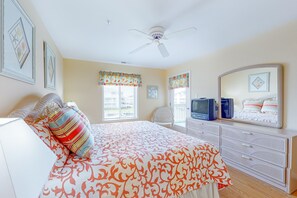 2 bedrooms, iron/ironing board, Internet, bed sheets