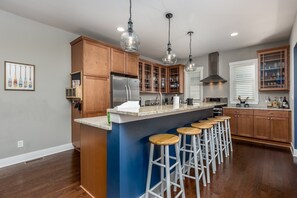 獨棟房屋 (License to Chill) | 外觀