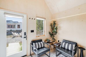 小屋, 1 張特大雙人床 (Bunkies-Old Salt) | 內部