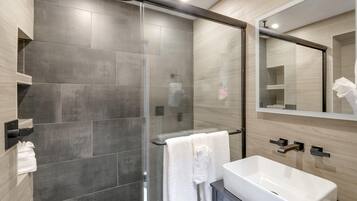 Cabin, Berbilang Katil (Bunkies-Basecamp) | Bilik Mandi