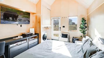 Cabin, 1 King Bed (Bunkies-The Commissioner) | 1 bedroom