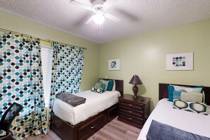 2 habitaciones, tabla de planchar con plancha, internet y ropa de cama 