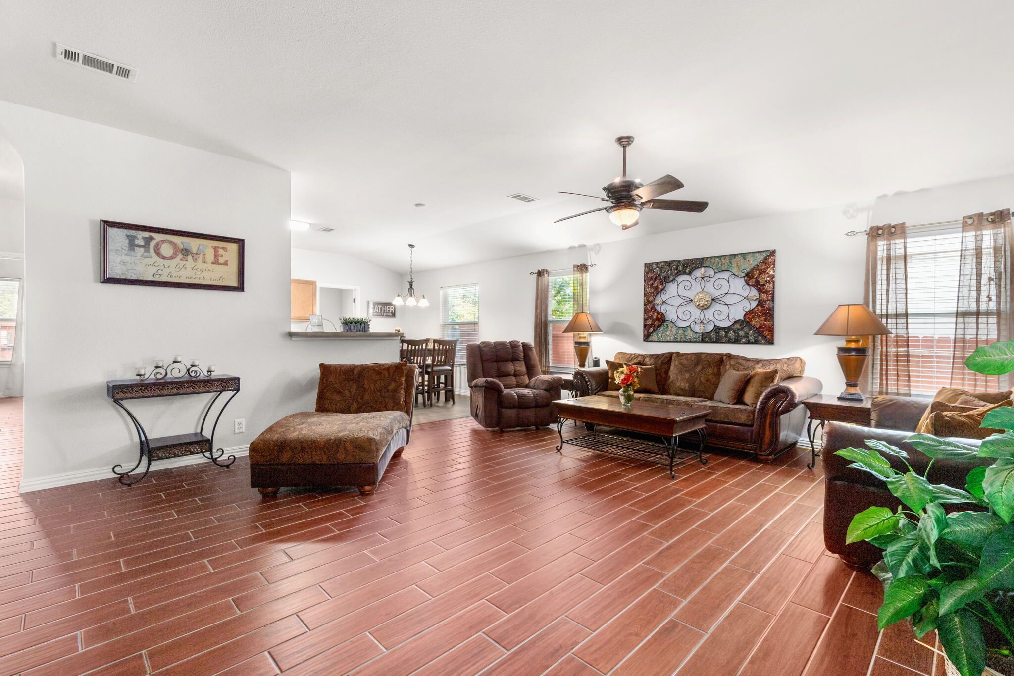Texas Two Step - welcoming getaway at the steps of Sea World, near Lackland AFB!