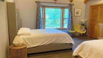 3 Schlafzimmer, Schreibtisch, Bügeleisen/Bügelbrett, WLAN