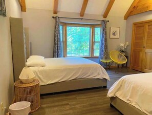 3 Schlafzimmer, Schreibtisch, Bügeleisen/Bügelbrett, WLAN