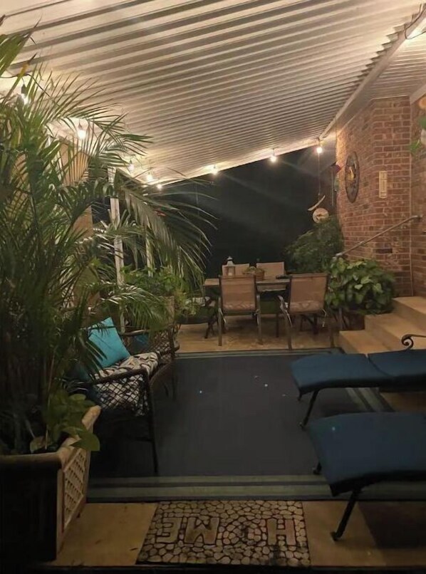 Terrace/patio - Robins Nest "The Best Nest In Town" Newly Remodeled Master Bath. (Murfreesboro)