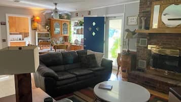 TV connectée, lecteur de DVD, livres, médiathÚque