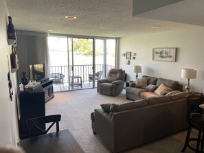 Älytelevisio, stereot, tietokoneen näyttö