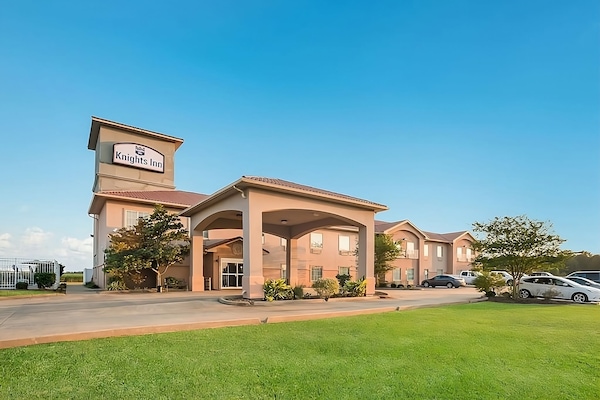Arrive with ease to a welcoming entrance and easy parking.