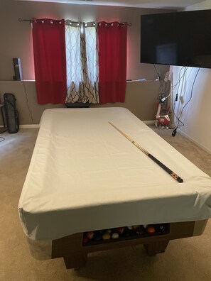 2 habitaciones, tabla de planchar con plancha, wifi y ropa de cama 