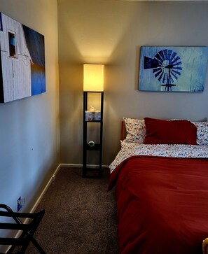 4 bedrooms, iron/ironing board, free WiFi, bed sheets