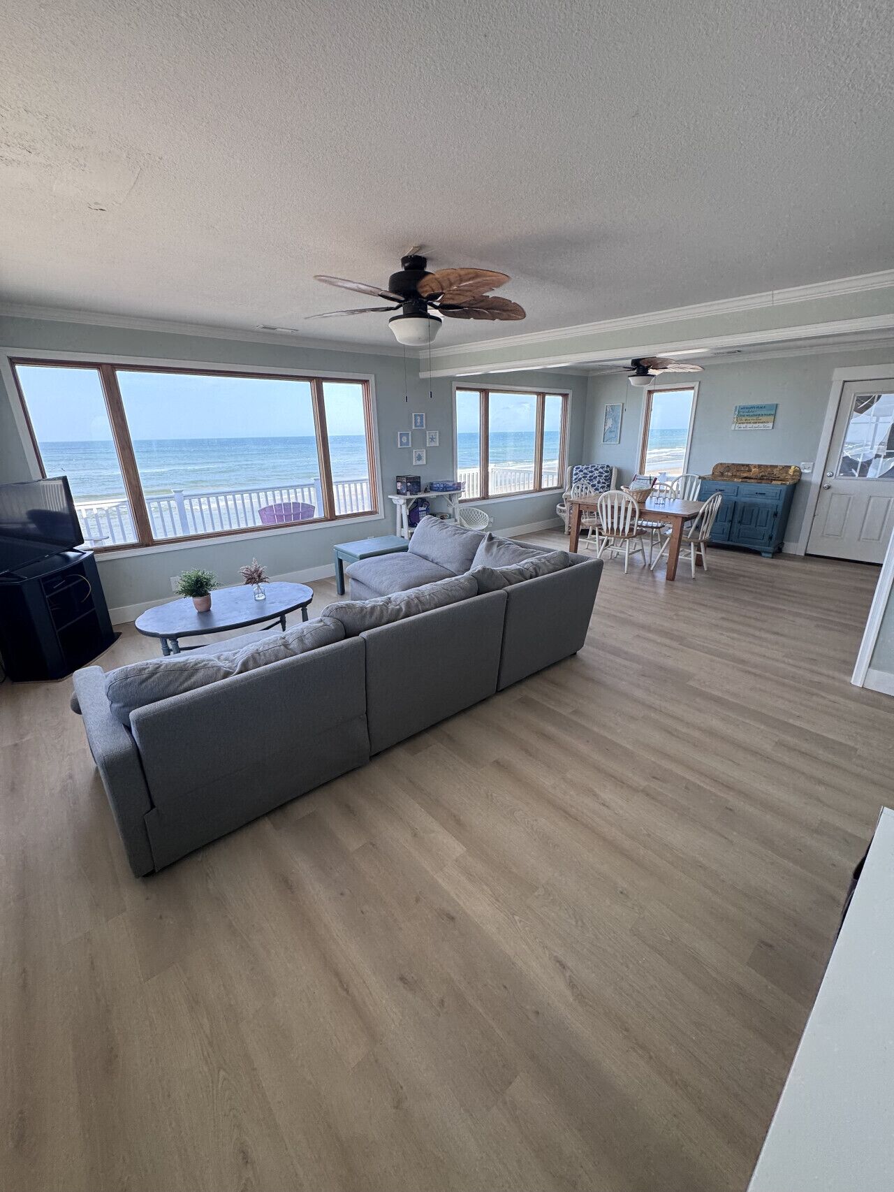 Smart TV, DVD player, books