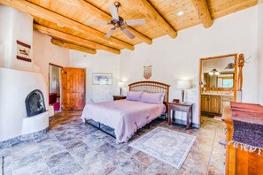 3 chambres, bureau, fer et planche à repasser, accès Internet