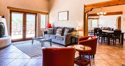 Mountain-view home with private hot tub, enclosed yard, washer/dryer, patio