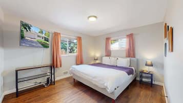 3 bedrooms, iron/ironing board, travel cot, WiFi