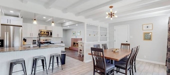 Comfortable Family Home in Beautiful Neighborhood