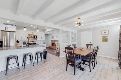 Comfortable Family Home in Beautiful Neighborhood