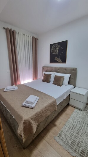 1 habitación, tabla de planchar con plancha y wifi gratis 