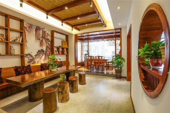 Interior - Shanhai Coffee Inn (Zhangjiajie)