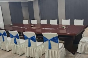 Unclassified image, 4 of 28, button - Hongfurong Hotel (Anlong)