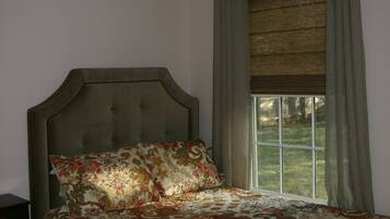 3 bedrooms, desk, free WiFi, bed sheets