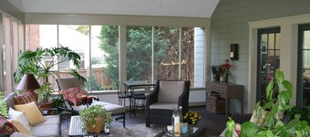 Contemporary colonial cottage, close to dwntown Rockville and metro, accessible.