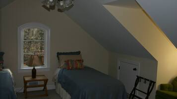 3 多间卧室、办公桌、免费 WiFi、床单