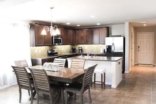 “Casa Linda” S.A -BMT Families-Seaworld-Six flags-family trip-River Walk.