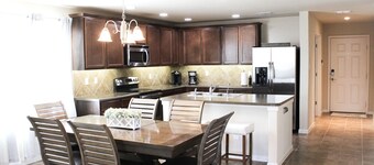 “Casa Linda” S.A -BMT Families-Seaworld-Six flags-family trip-River Walk.