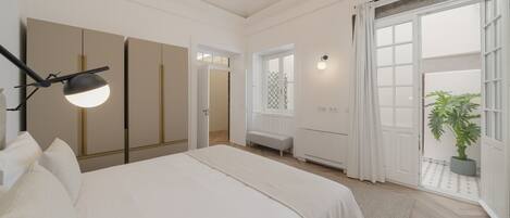 1 bedroom, iron/ironing board, travel crib, WiFi