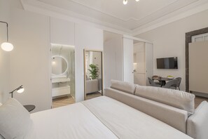 Iron/ironing board, travel crib, WiFi, bed sheets