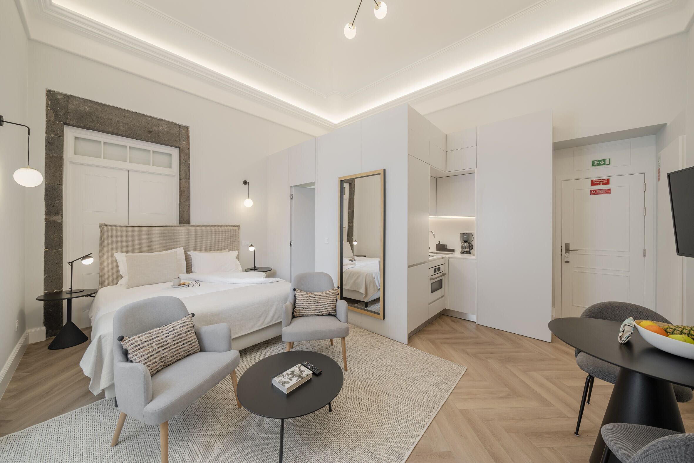 Bügeleisen/Bügelbrett, Reisekinderbett, WLAN, Bettwäsche