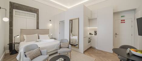 Bügeleisen/Bügelbrett, Reisekinderbett, WLAN, Bettwäsche