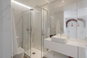 تجهيزات دش، مجففات شعر، مناشف