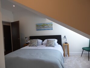 3 Schlafzimmer, Zimmersafe, Schreibtisch, Bügeleisen/Bügelbrett