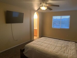 4 bedrooms, free WiFi, bed sheets