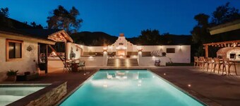 Pampas Farm,  Private Pool + Vineyard + Farm Animals, Sleeps 16, Wine Country