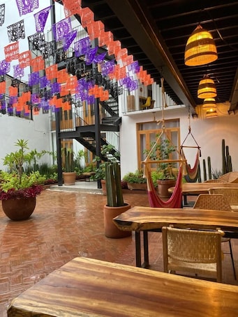 Exterior. Santa Cecilia Hotel