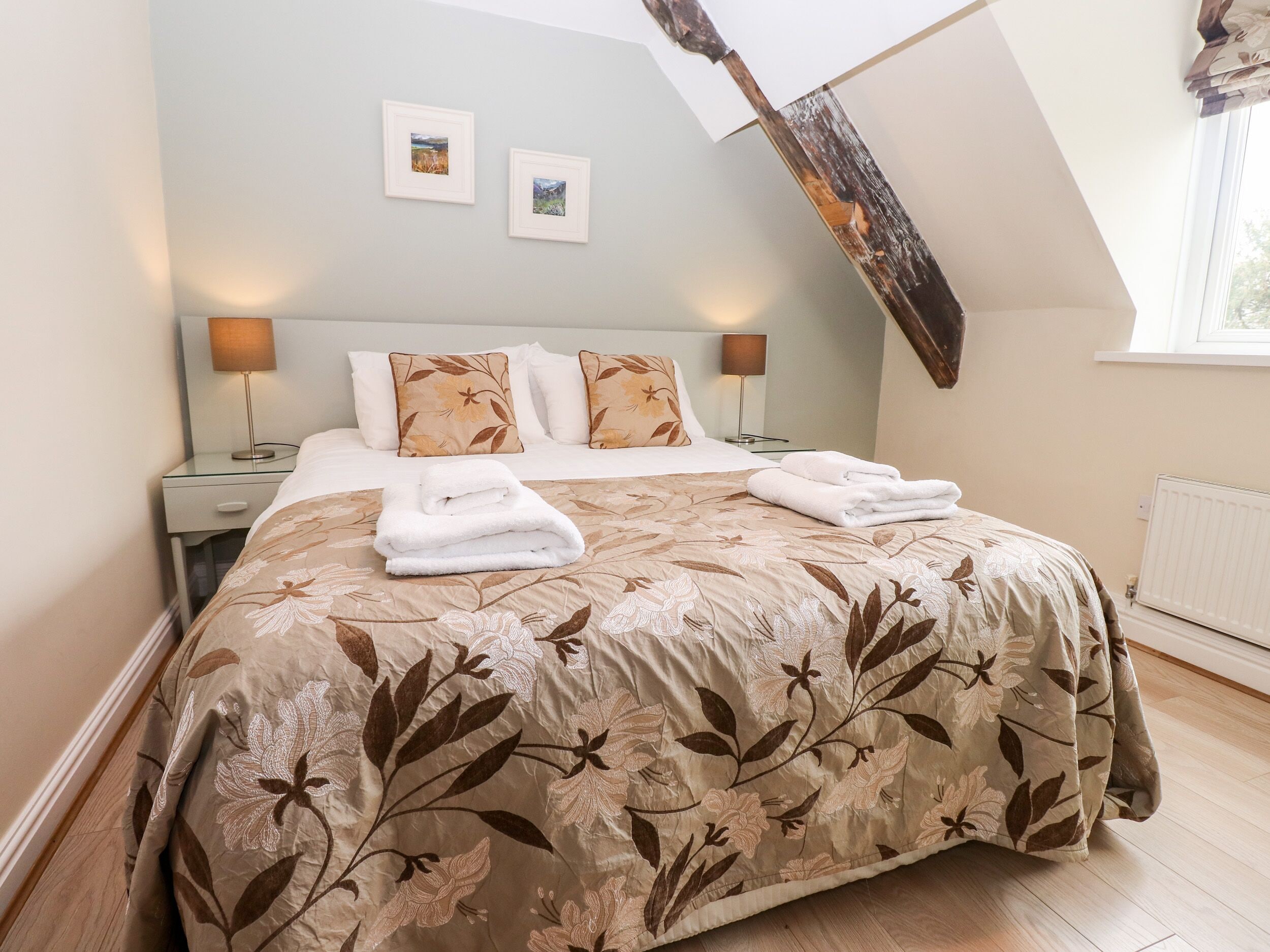 2 chambres, Wi-Fi gratuit, décoration personnalisée