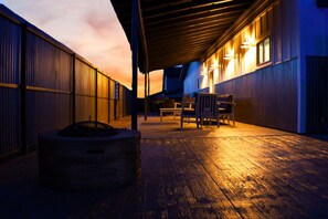 Terrace/patio - Tranquil Setting, Mountain Views & Trailer Parking (Moab)